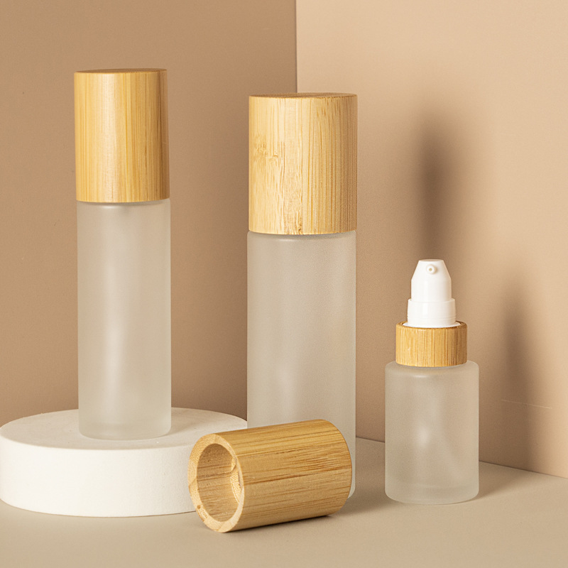 Pompa Lotion Kosmetik Buram Kabut Halus Dan Botol Semprot Kaca Lotion Dengan Tutup Kayu Bambu