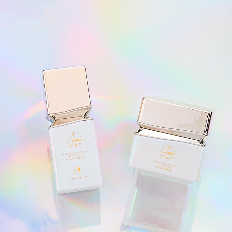 Toples Krim Kaca Persegi Dengan Efek Warna-warni Untuk Krim Wajah Dan Krim Mata Toples Krim Kaca Persegi Dengan Efek Warna-warni Untuk Krim Wajah Dan Krim Mata