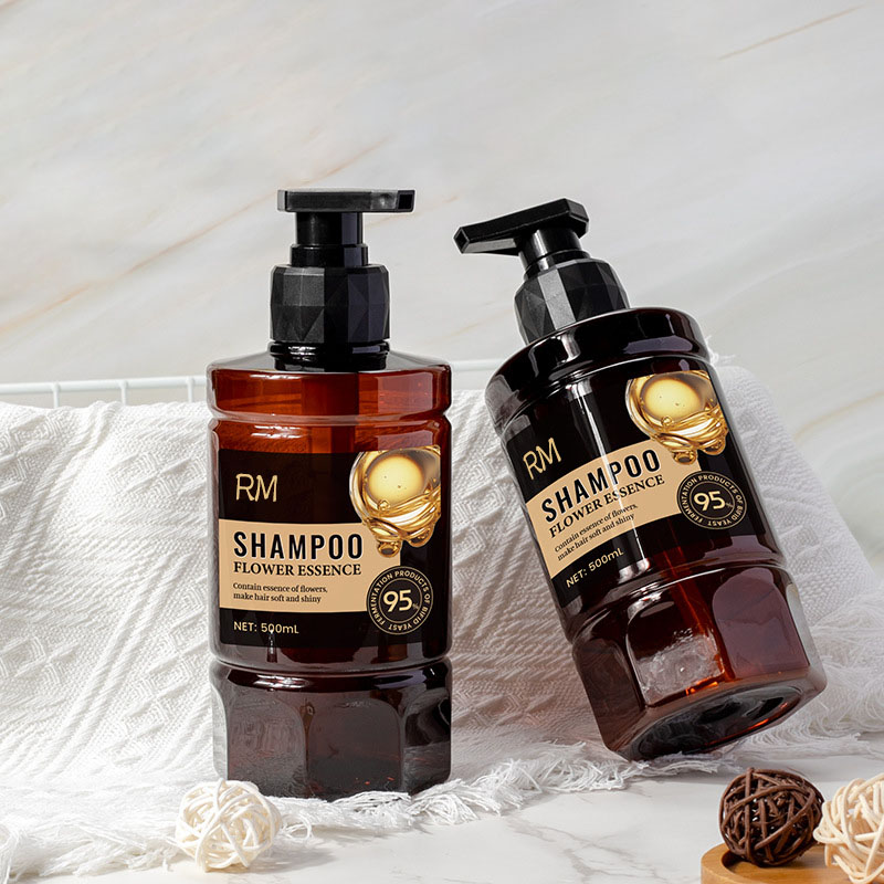 Botol Pompa Kelopak Plastik Pet 500ml dengan Pompa Sekrup Botol Sampo Hotel Bernilai Tinggi untuk Kemasan Perawatan Pribadi