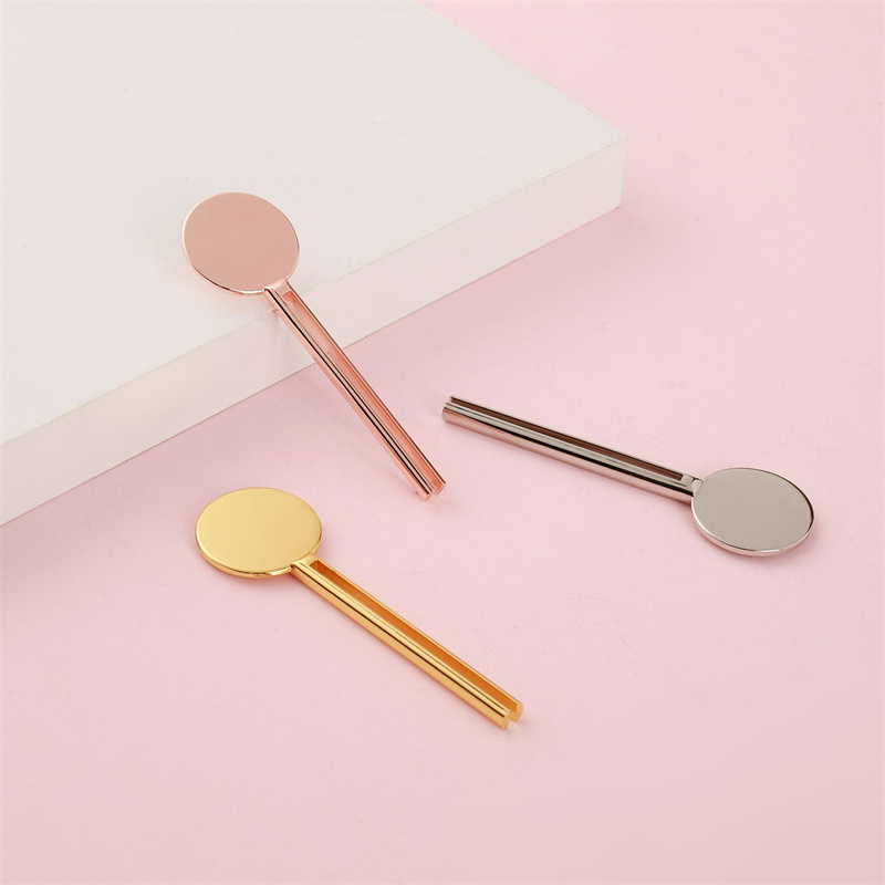 Pemeras Tabung Bentuk Kunci Putar Kosmetik Kunci Pemeras Tabung Pasta Gigi Bergulir dengan Dispenser Berdiri Pemeras Tabung Logam Pemeras Tabung Bentuk Kunci Putar Kosmetik Kunci Pemeras Tabung Pasta Gigi Bergulir dengan Dispenser Berdiri Pemeras Tabung Logam