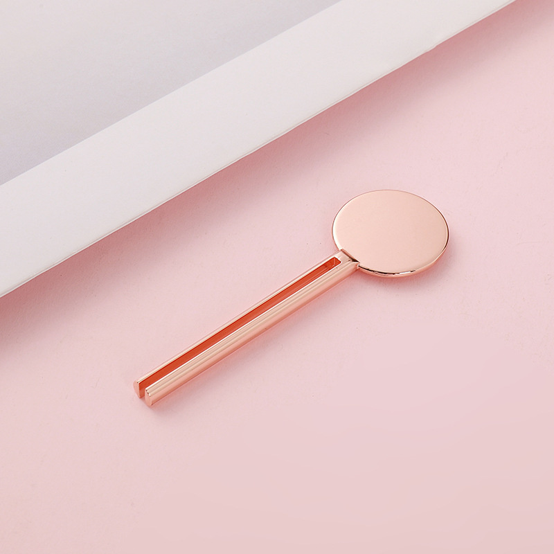 Pemeras Tabung Bentuk Kunci Putar Kosmetik Kunci Pemeras Tabung Pasta Gigi Bergulir dengan Dispenser Berdiri Pemeras Tabung Logam Pemeras Tabung Bentuk Kunci Putar Kosmetik Kunci Pemeras Tabung Pasta Gigi Bergulir dengan Dispenser Berdiri Pemeras Tabung Logam