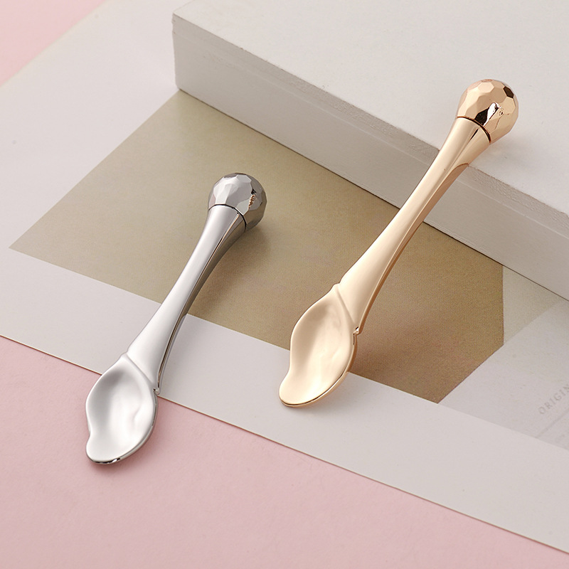 Stik Pijat Rol Mata Aplikator Krim Mata Spatula Kosmetik Sendok Wajah Anti Kerutan Alat Perawatan Wajah Campuran Emas